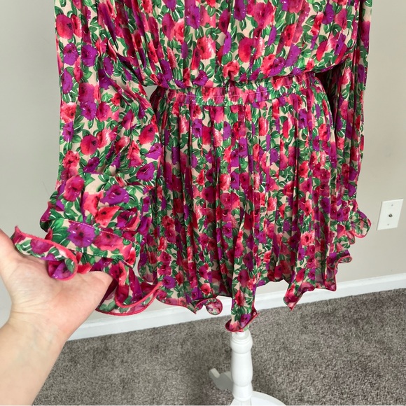 ENDLESS ROSE FLORAL PLEATED MINI SKIRT AND BUBBLE TOP SET SIZE MEDIUM - Picture 15 of 16